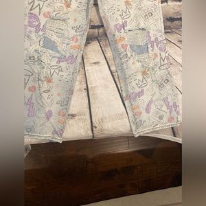 Madden girl Graffiti DaD Jean Light Wash Size 30